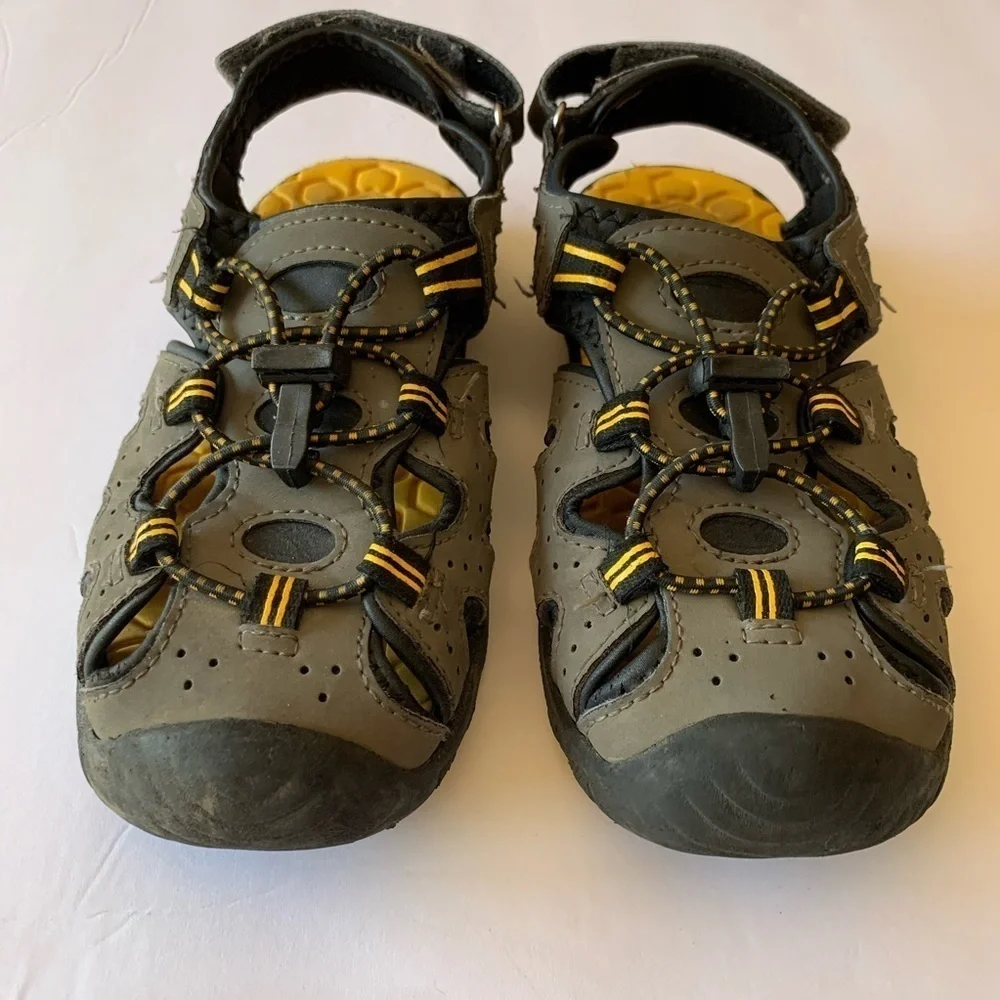 Khombu Boys Kyle Water Sandals Size 3